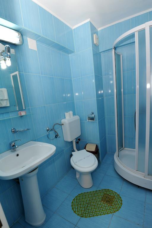 Gura Diham Hotel Buşteni Kamer foto