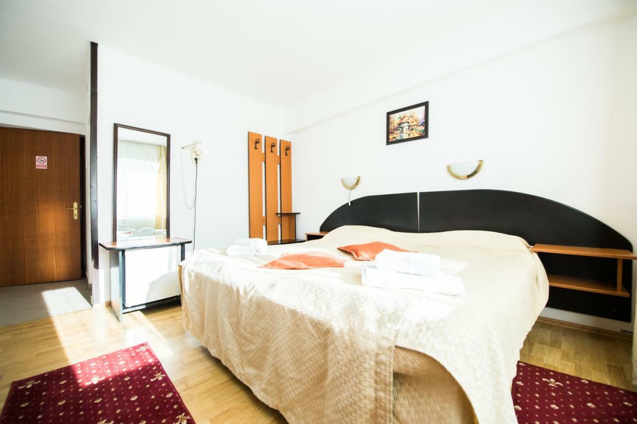 Gura Diham Hotel Buşteni Buitenkant foto